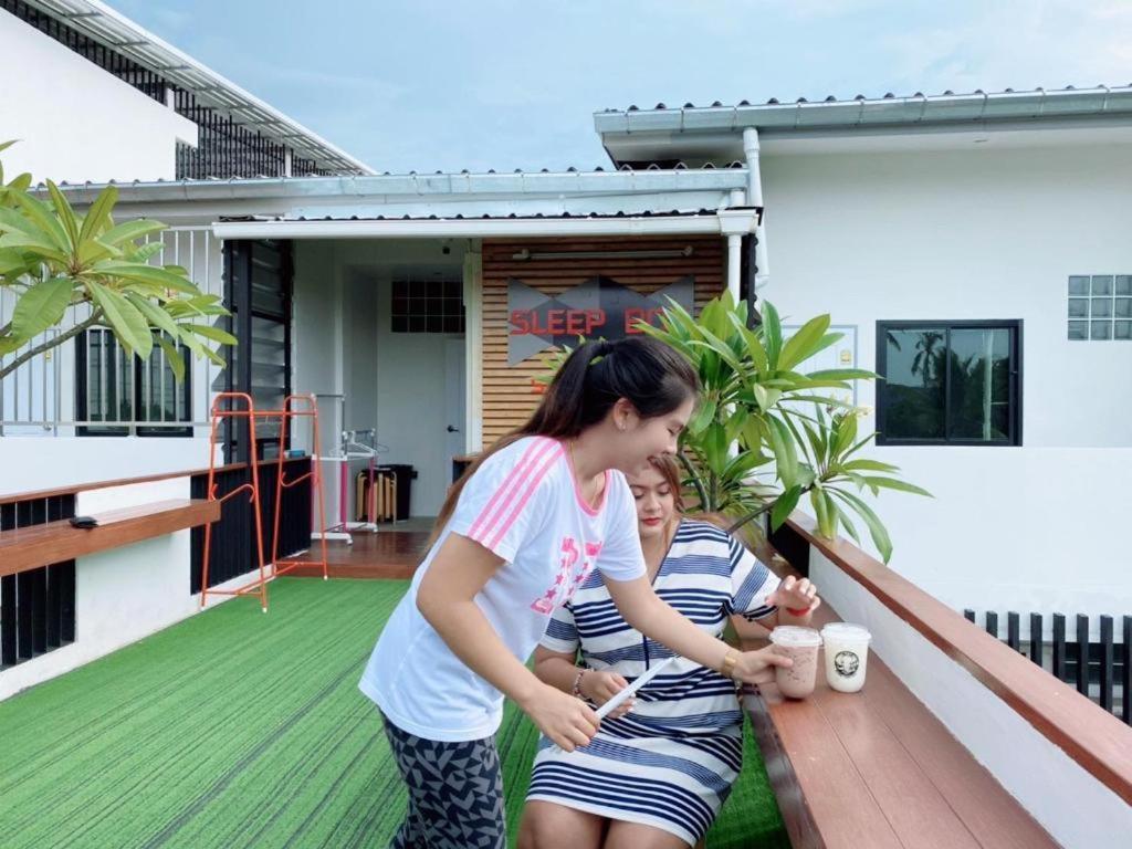 Sleepbox Hostel Suratthani Surat Thani Buitenkant foto