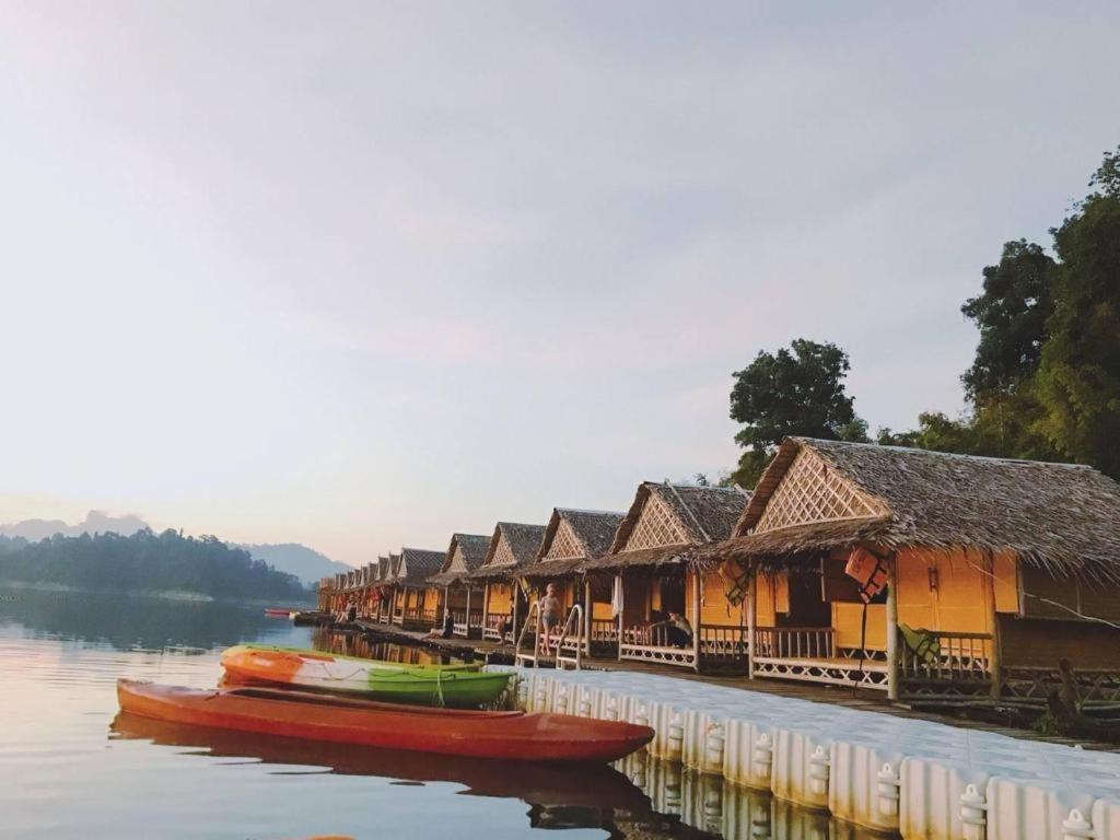 Sleepbox Hostel Suratthani Surat Thani Buitenkant foto